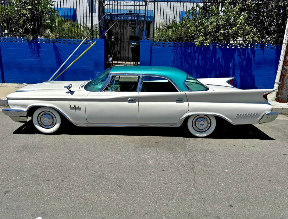 1960 Chrysler New Yorker - Image 2 of 23