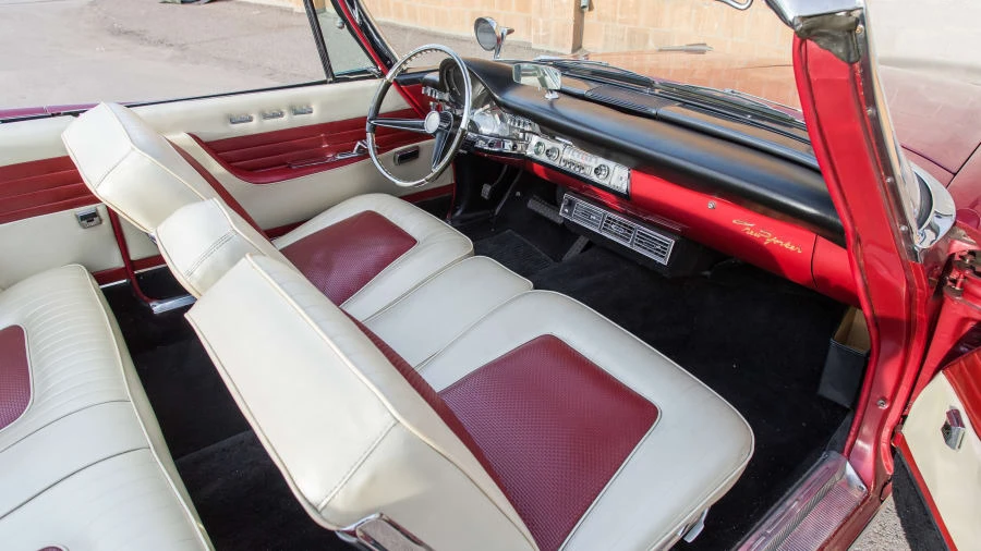 1960 Chrysler New Yorker - Image 5 of 12