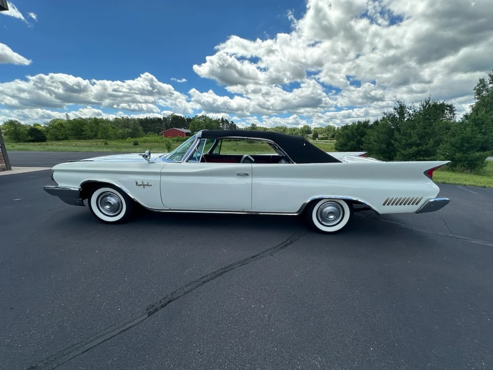 1960 Chrysler New Yorker - Image 4 of 31