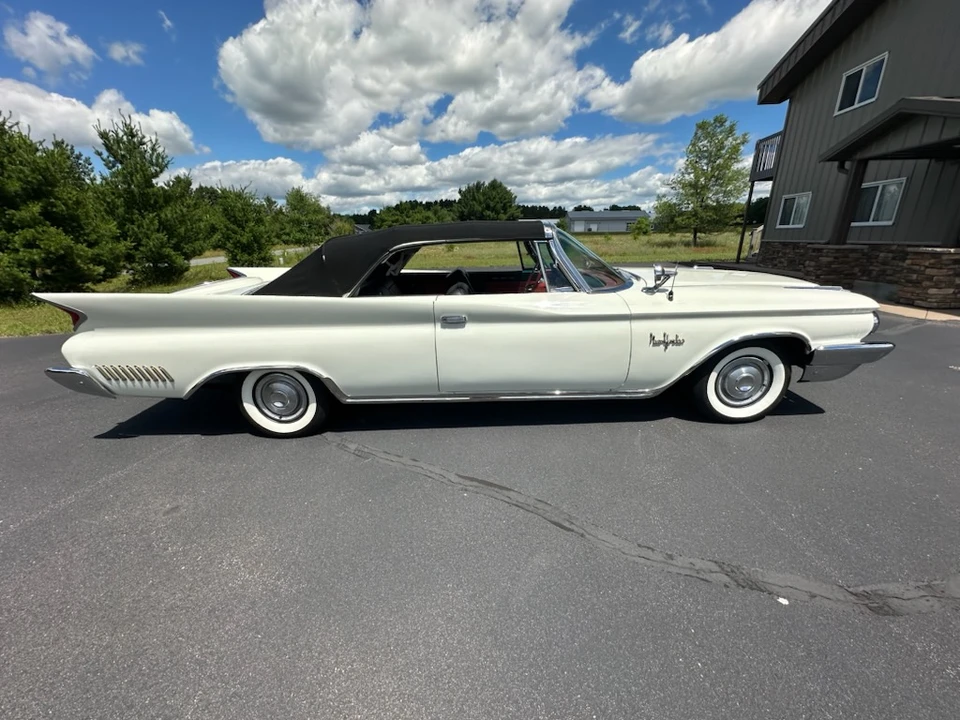 1960 Chrysler New Yorker - Image 3 of 31