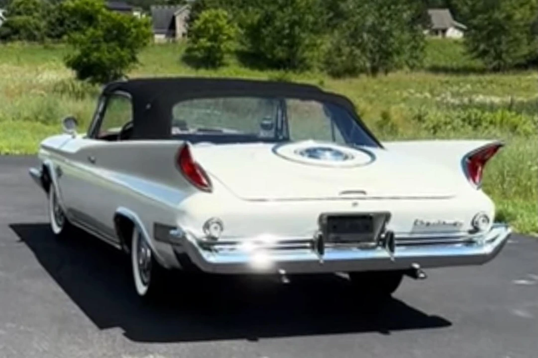 1960 Chrysler New Yorker - Image 12 of 31