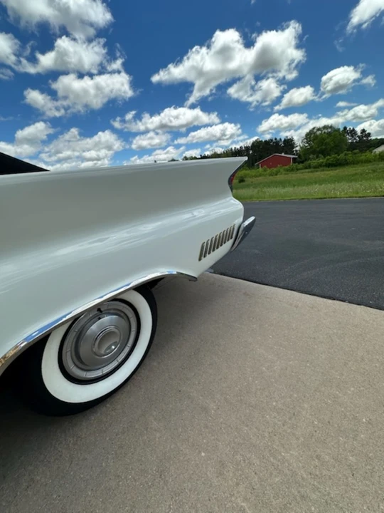 1960 Chrysler New Yorker - Image 25 of 31