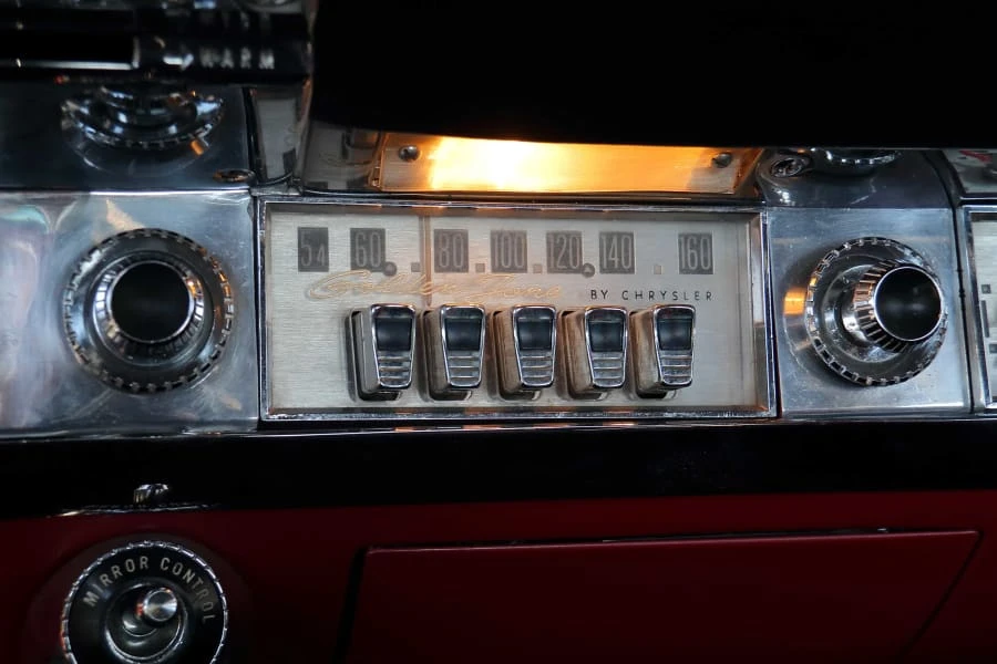 1960 Chrysler New Yorker - Image 21 of 31