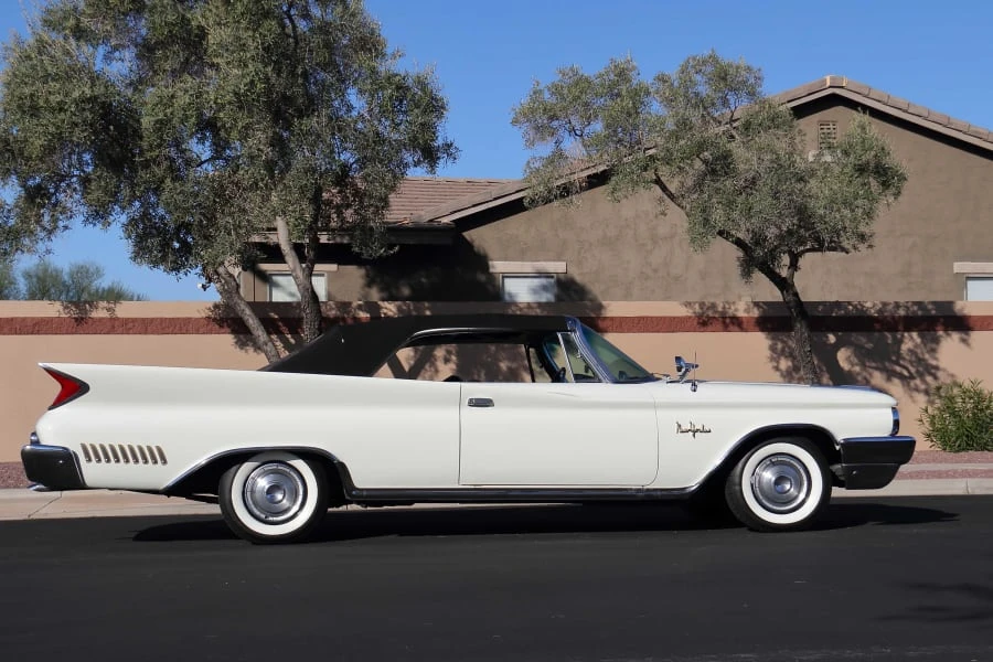 1960 Chrysler New Yorker - Image 2 of 31