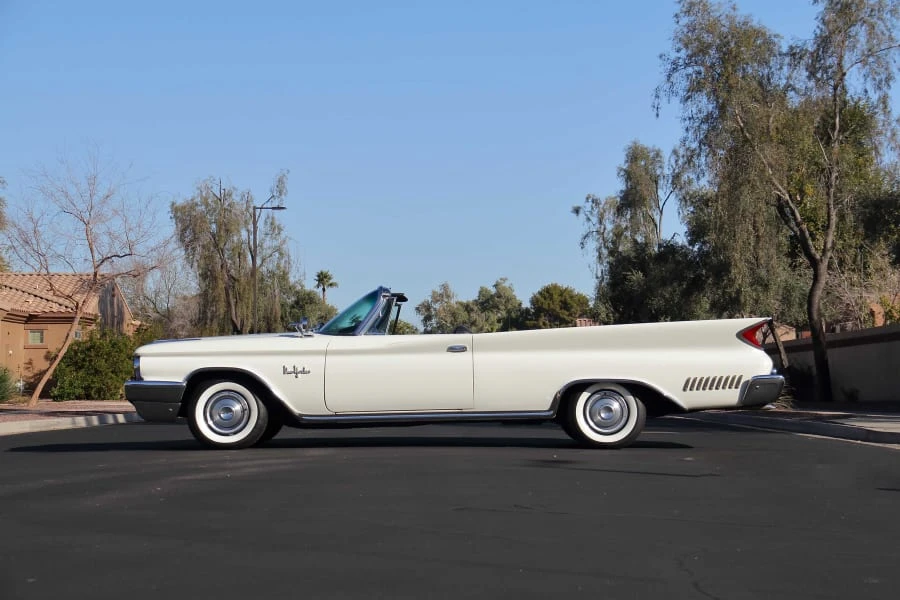 1960 Chrysler New Yorker - Image 9 of 31