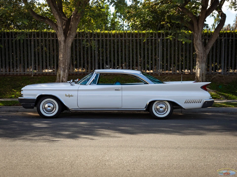 1960 Chrysler New Yorker - Image 9 of 31