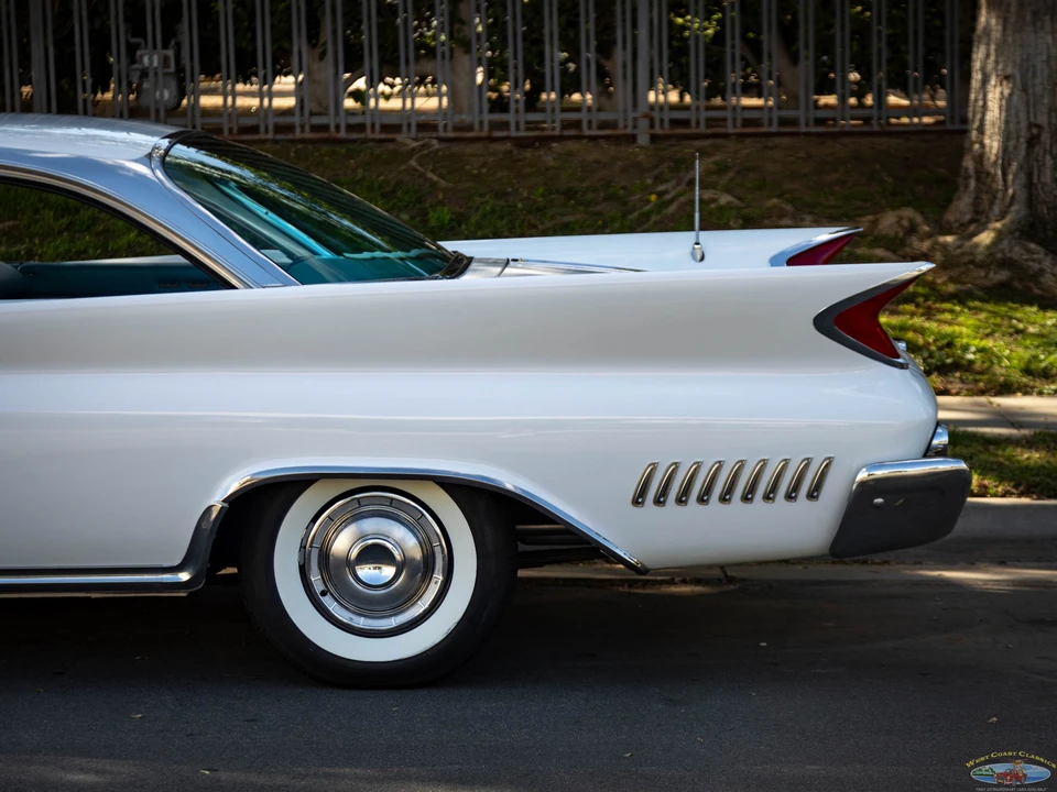 1960 Chrysler New Yorker - Image 29 of 31