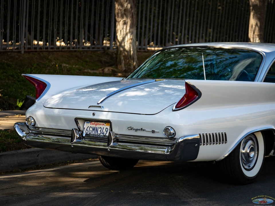 1960 Chrysler New Yorker - Image 22 of 31