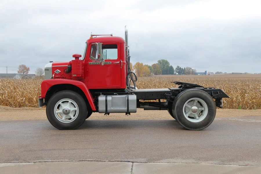 1960 Diamond T - Image 2 of 30