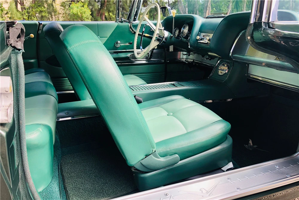 1960 Ford Thunderbird 2nd Gen - Image 4 of 9