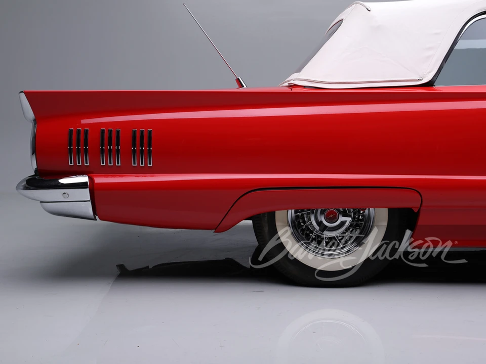 1960 Ford Thunderbird 2nd Gen - Image 29 of 31