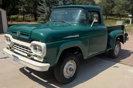1960 Ford F-100 Flareside 4-Speed 4×4 Conversion