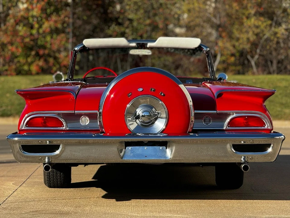 1960 Ford Galaxie 1st Gen - Image 14 of 31
