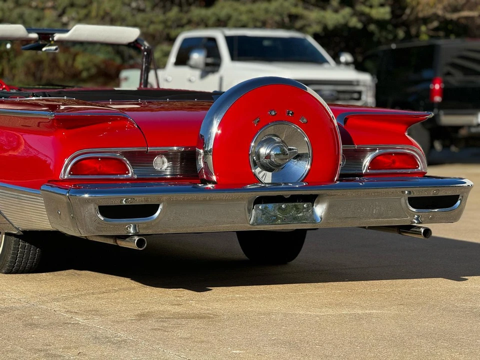 1960 Ford Galaxie 1st Gen - Image 15 of 31