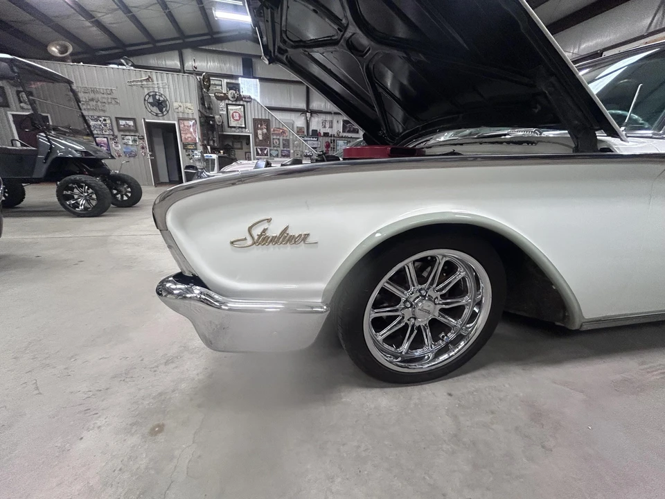 1960 Ford Galaxie 1st Gen - Image 25 of 31