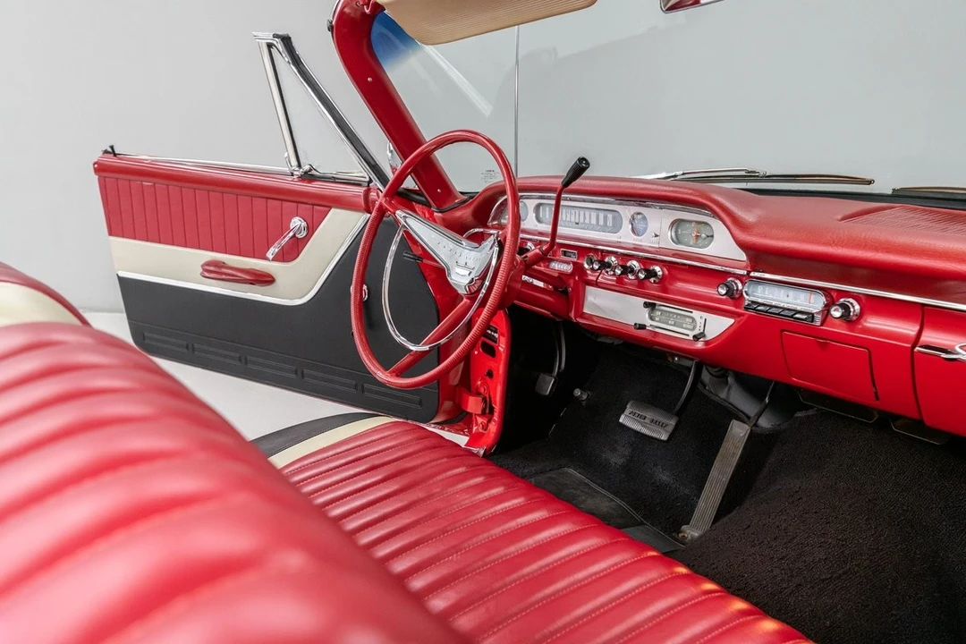 1960 Ford Galaxie 1st Gen - Image 25 of 31