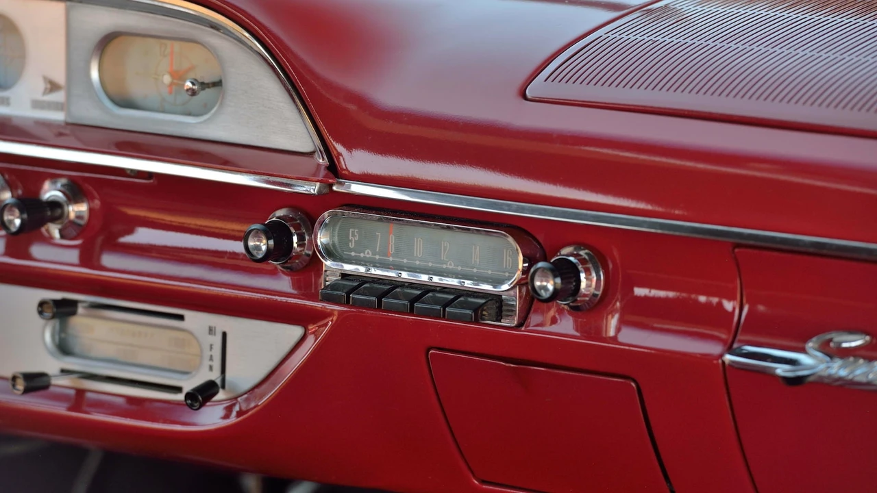 1960 Ford Galaxie 1st Gen - Image 9 of 31
