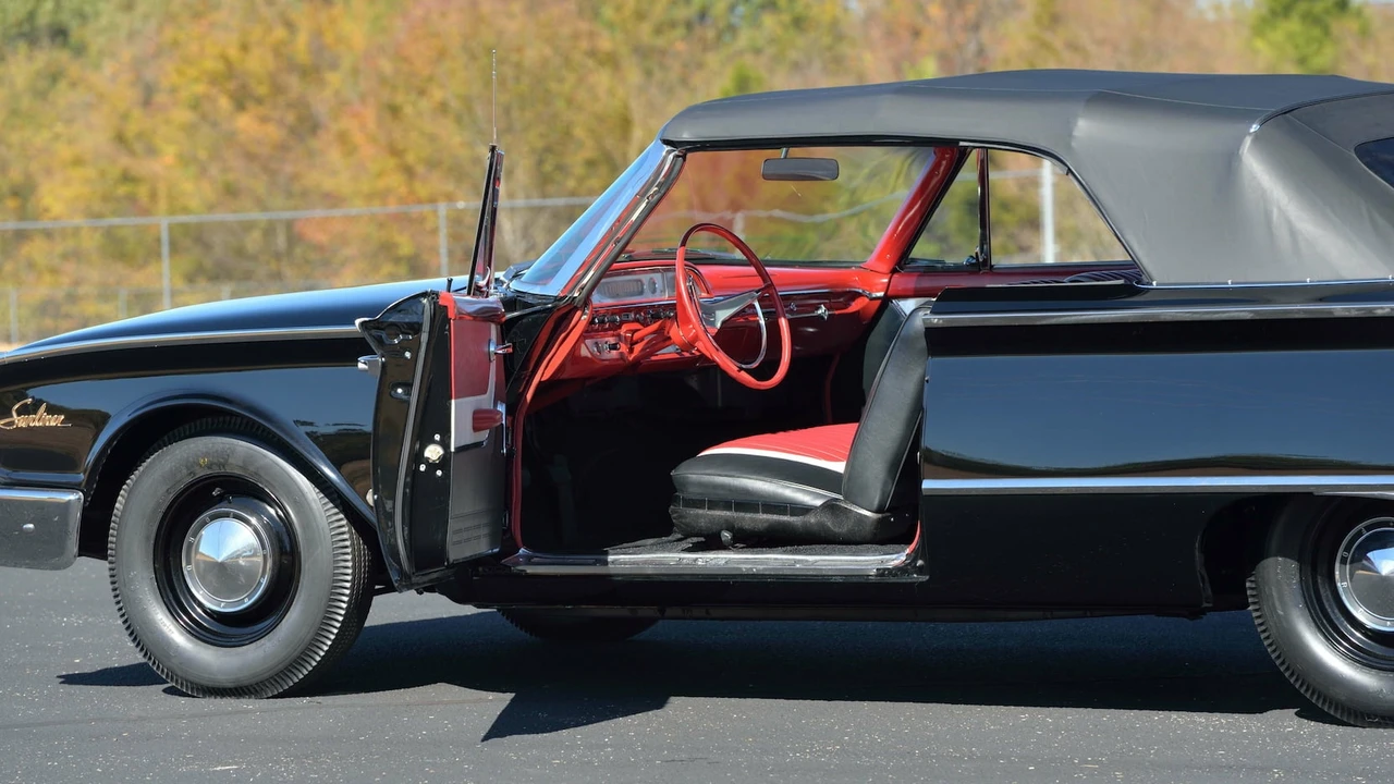 1960 Ford Galaxie 1st Gen - Image 17 of 31