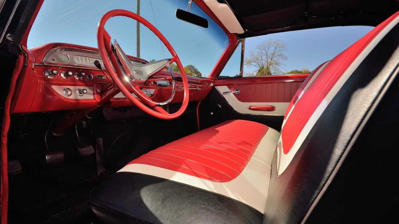 1960 Ford Galaxie 1st Gen - Image 22 of 31