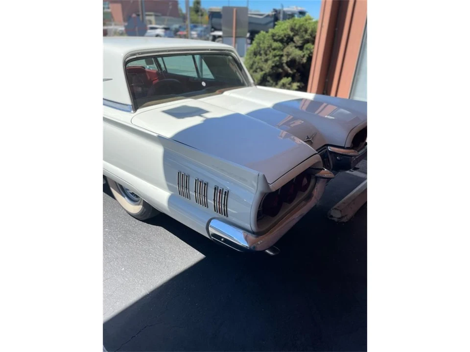 1960 Ford Thunderbird 2nd Gen - Image 7 of 8