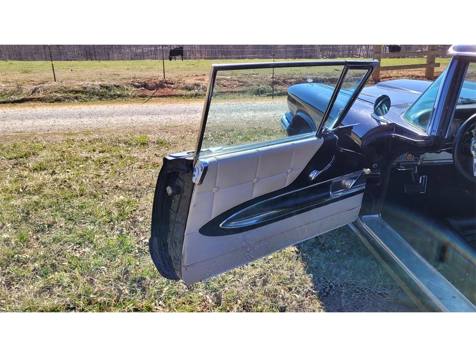 1960 Ford Thunderbird 2nd Gen - Image 7 of 31