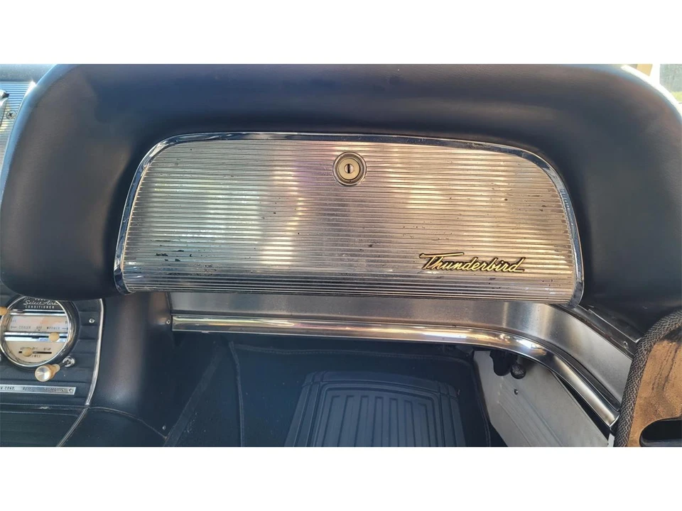 1960 Ford Thunderbird 2nd Gen - Image 22 of 31