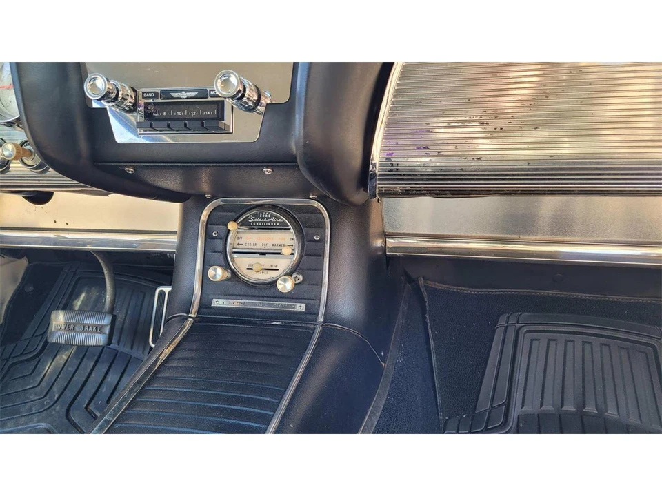 1960 Ford Thunderbird 2nd Gen - Image 23 of 31