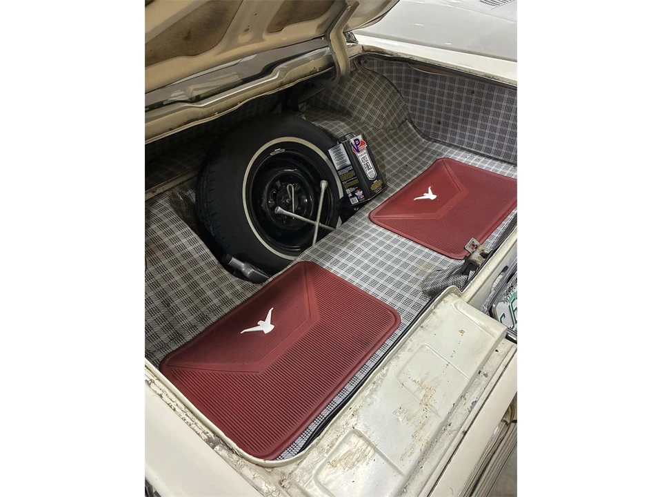 1960 Ford Thunderbird 2nd Gen - Image 8 of 14