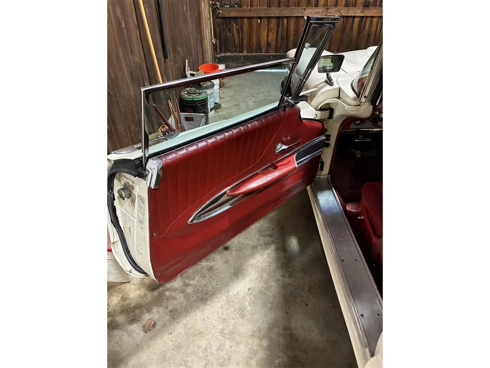 1960 Ford Thunderbird 2nd Gen - Image 12 of 14