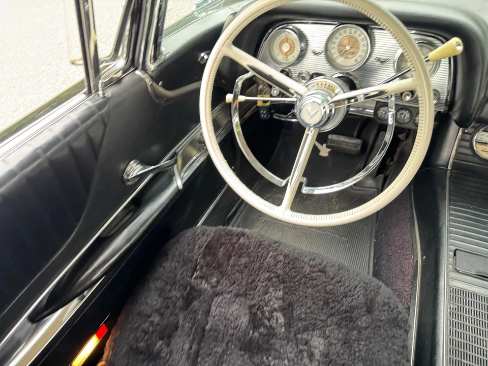 1960 Ford Thunderbird 2nd Gen - Image 25 of 31