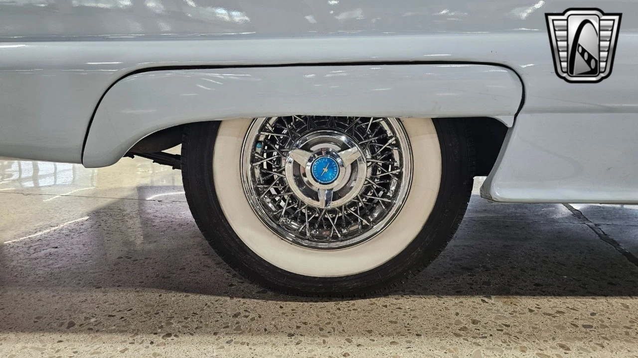 1960 Ford Thunderbird 2nd Gen - Image 9 of 12