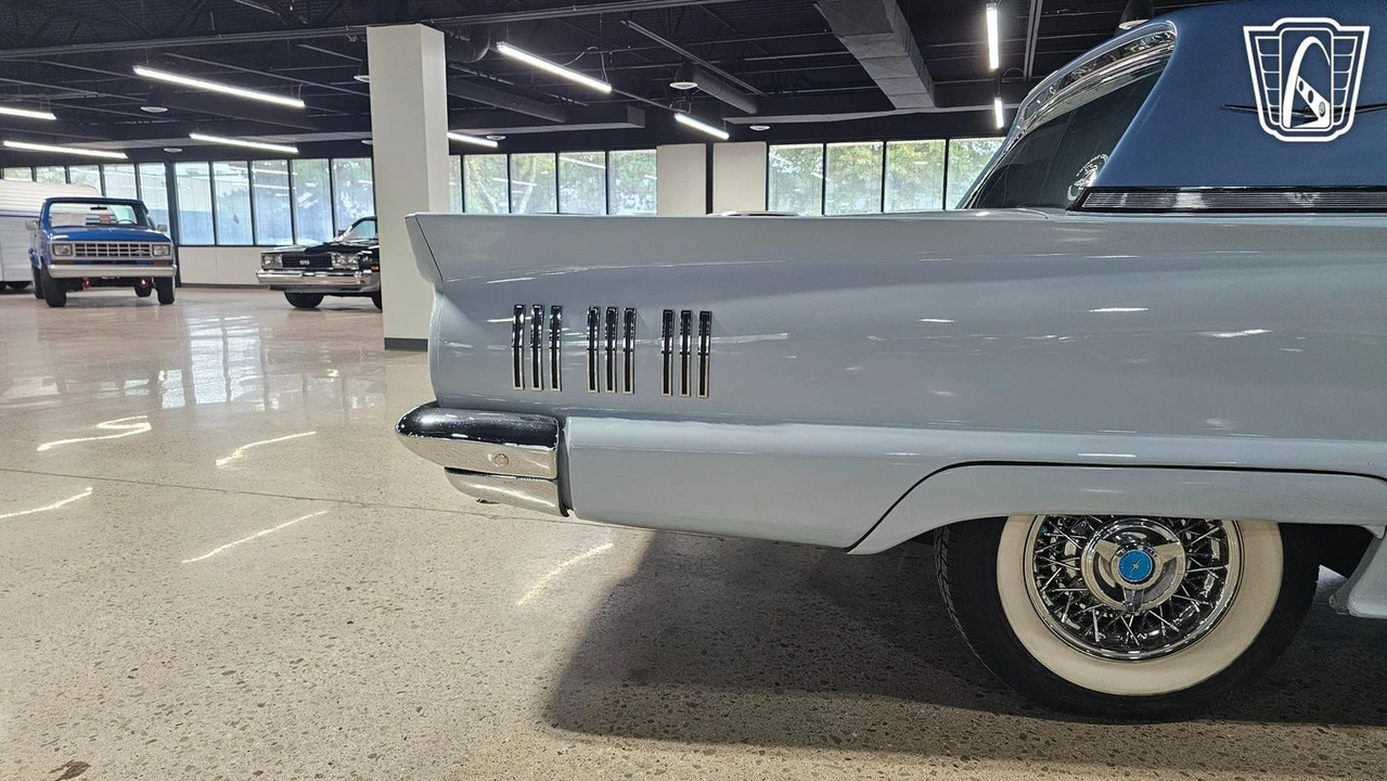 1960 Ford Thunderbird 2nd Gen - Image 25 of 31