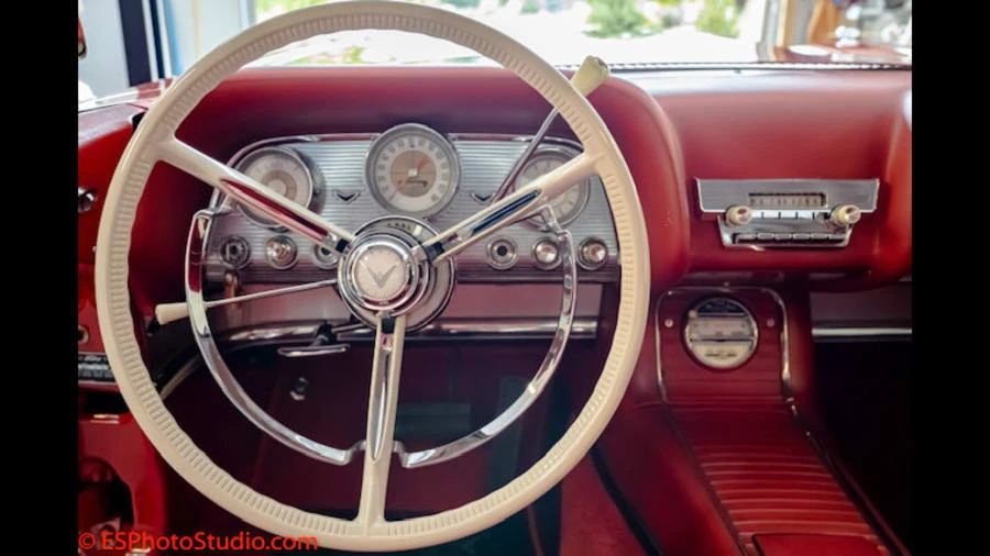 1960 Ford Thunderbird 2nd Gen - Image 4 of 12