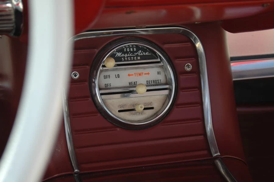1960 Ford Thunderbird 2nd Gen - Image 4 of 12