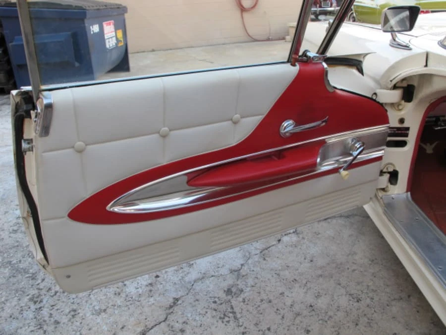 1960 Ford Thunderbird 2nd Gen - Image 10 of 12