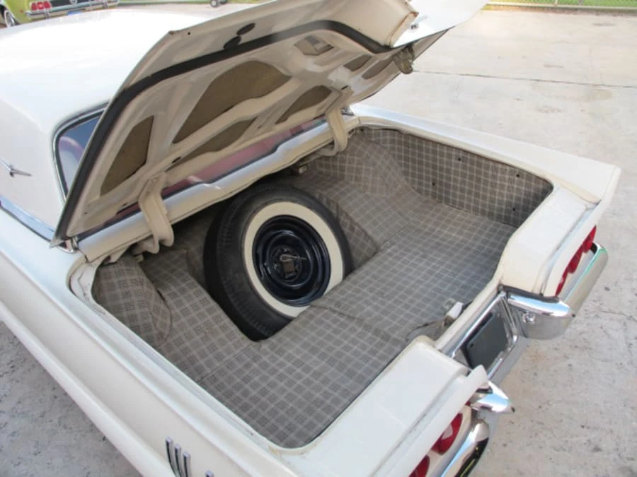 1960 Ford Thunderbird 2nd Gen - Image 11 of 12