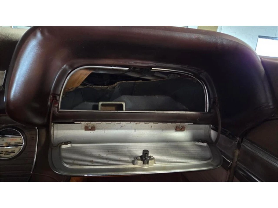 1960 Ford Thunderbird 2nd Gen - Image 26 of 31