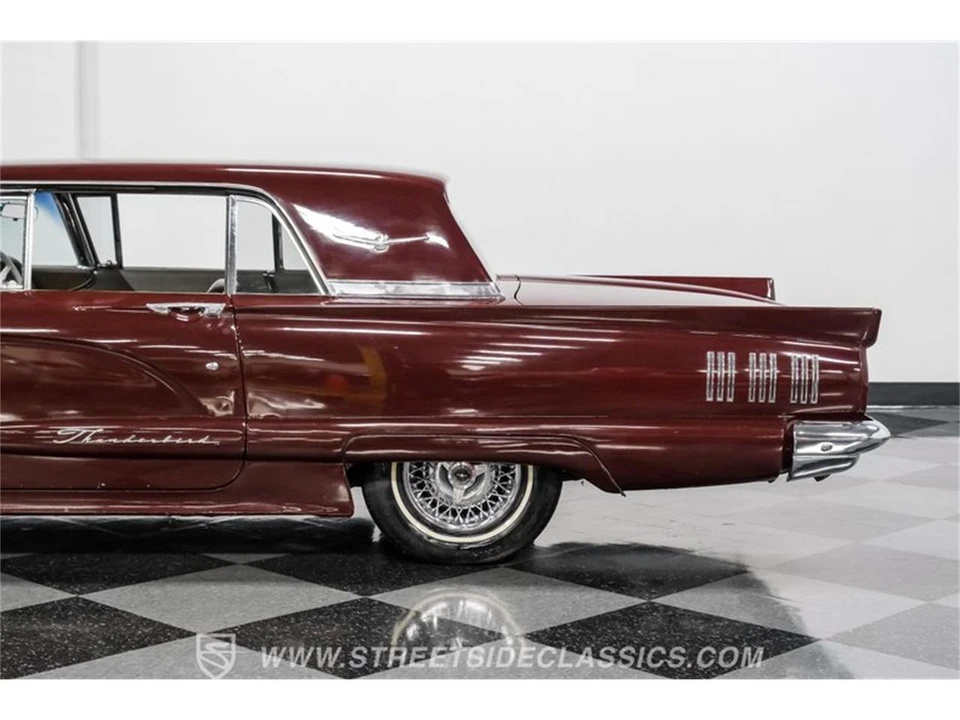 1960 Ford Thunderbird 2nd Gen - Image 23 of 31