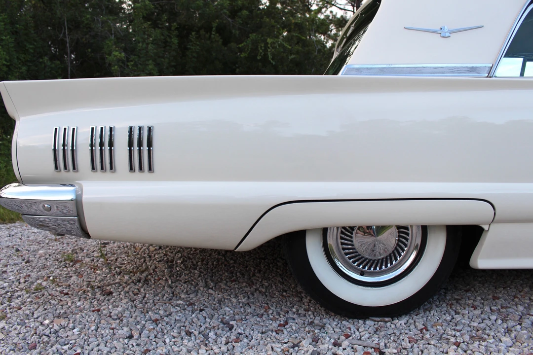 1960 Ford Thunderbird 2nd Gen - Image 26 of 31