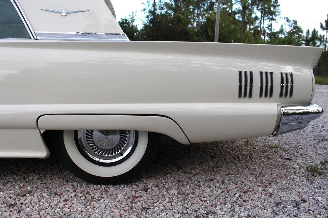 1960 Ford Thunderbird 2nd Gen - Image 25 of 31