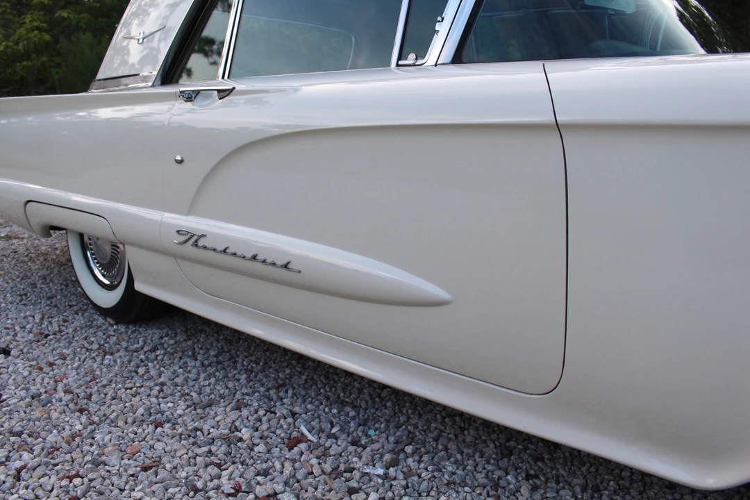 1960 Ford Thunderbird 2nd Gen - Image 28 of 31