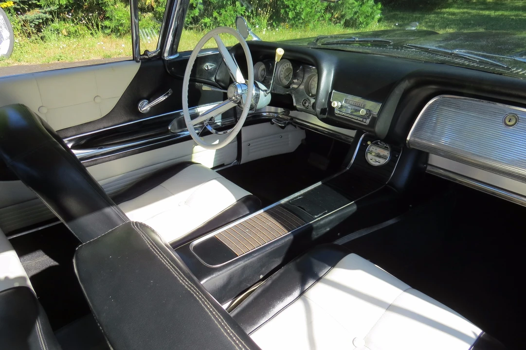 1960 Ford Thunderbird 2nd Gen - Image 17 of 31
