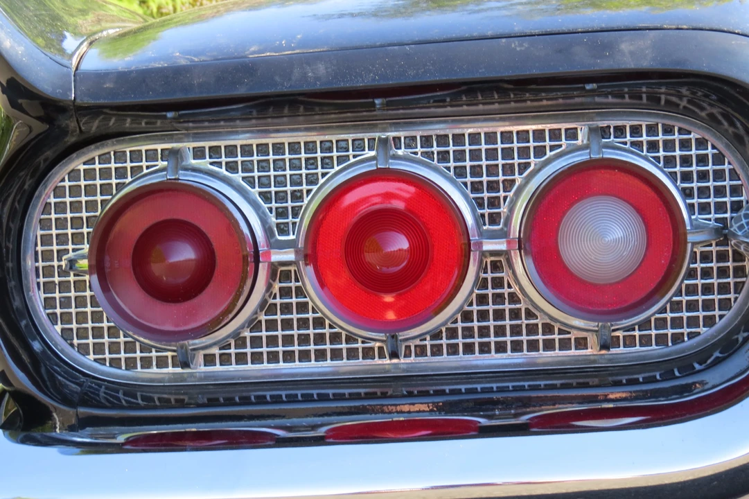 1960 Ford Thunderbird 2nd Gen - Image 12 of 31
