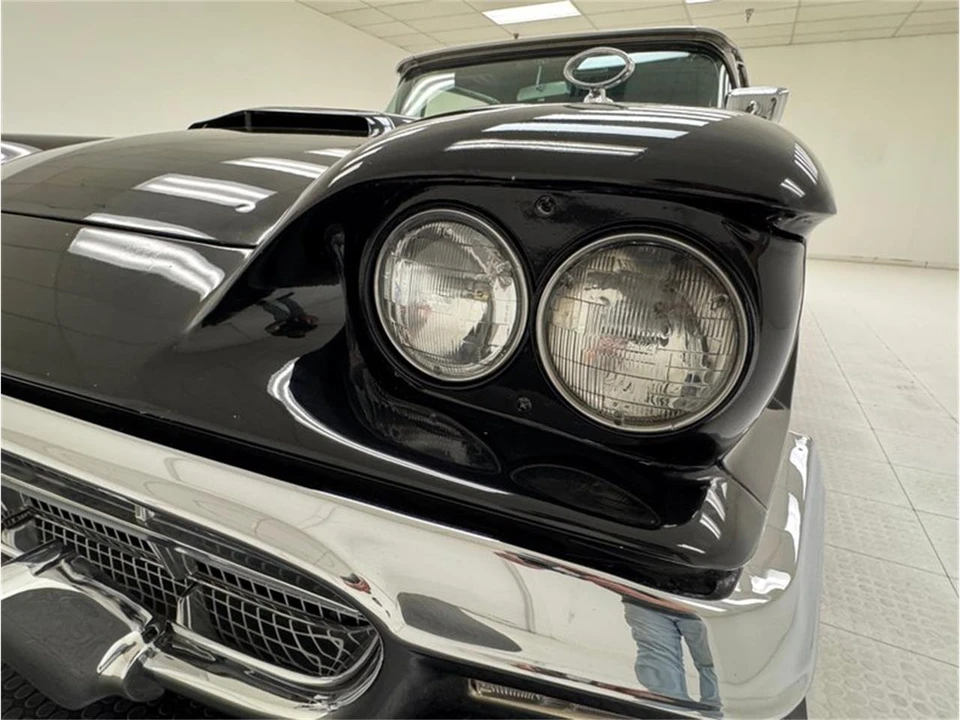 1960 Ford Thunderbird 2nd Gen - Image 11 of 31