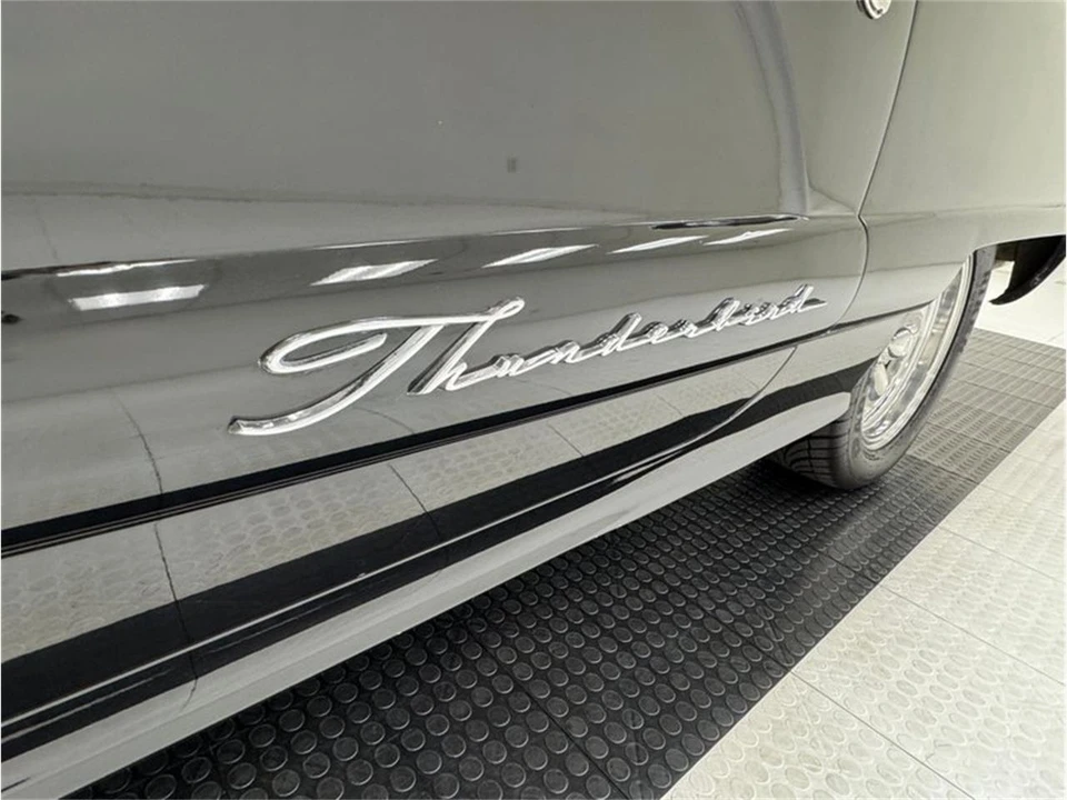 1960 Ford Thunderbird 2nd Gen - Image 17 of 31