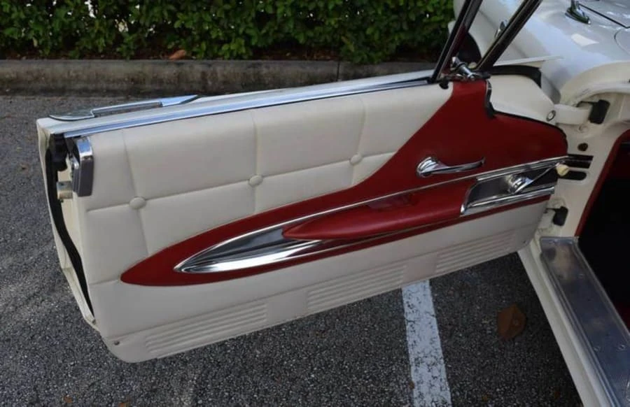 1960 Ford Thunderbird 2nd Gen - Image 13 of 21
