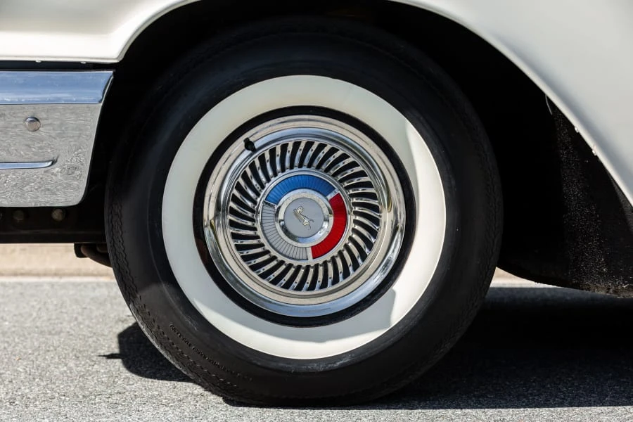 1960 Ford Thunderbird 2nd Gen - Image 12 of 31