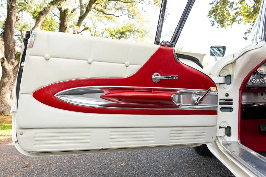1960 Ford Thunderbird 2nd Gen - Image 19 of 31