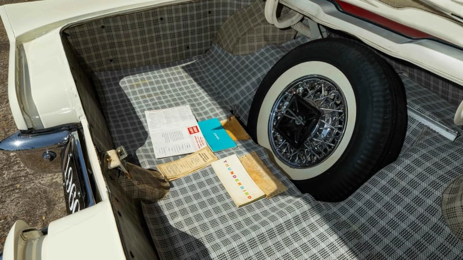 1960 Ford Thunderbird 2nd Gen - Image 9 of 23