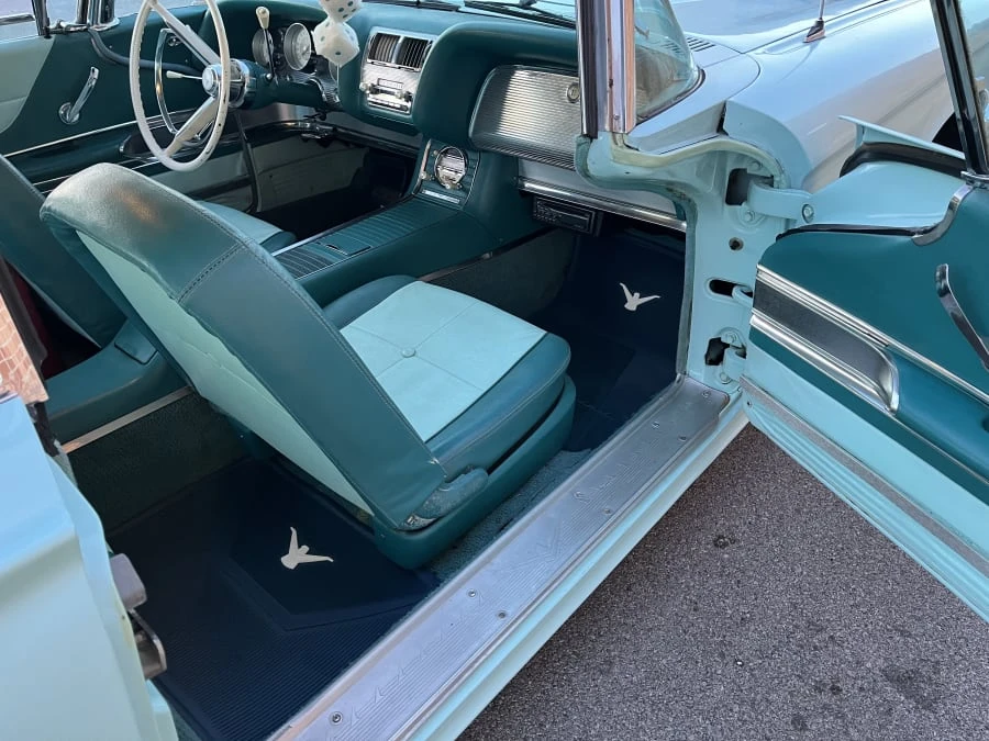 1960 Ford Thunderbird 2nd Gen - Image 5 of 7